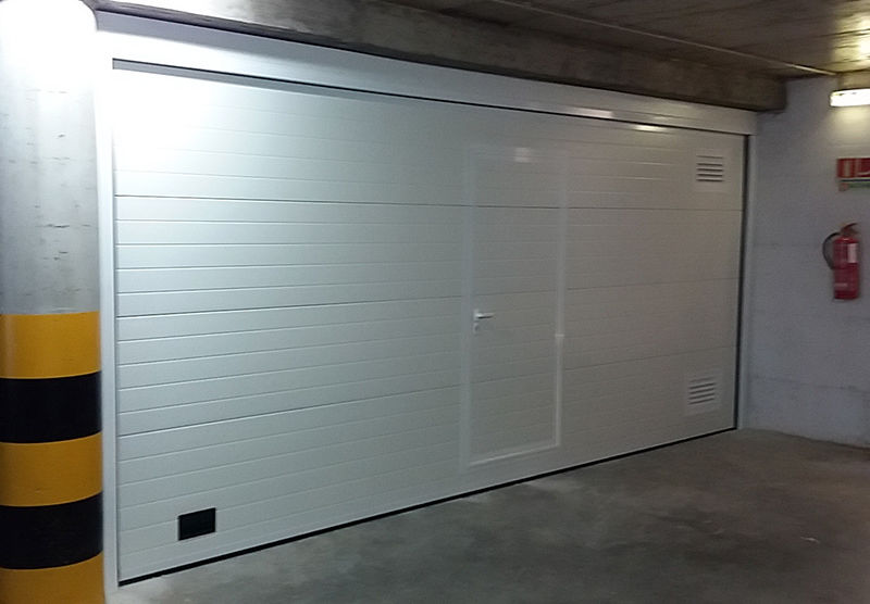 porta seccionada painel duplo AGM